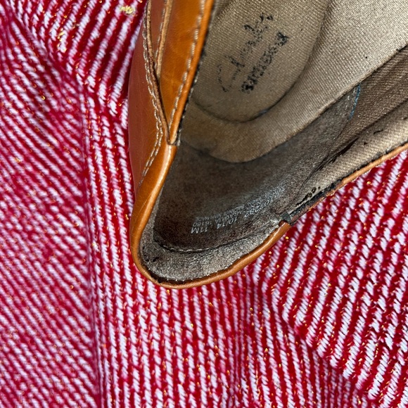 Clarks Women's Tan Leather Loafers w criss cross cutouts - Picture 6 of 8